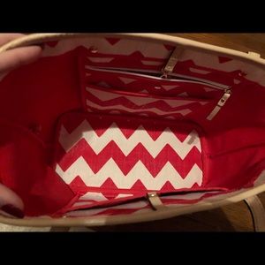 kate spade Bags - Like NEW Kate Spade medium tote ♠️ kate spade Bags - Like NEW Kate Spade medium tote ♠️